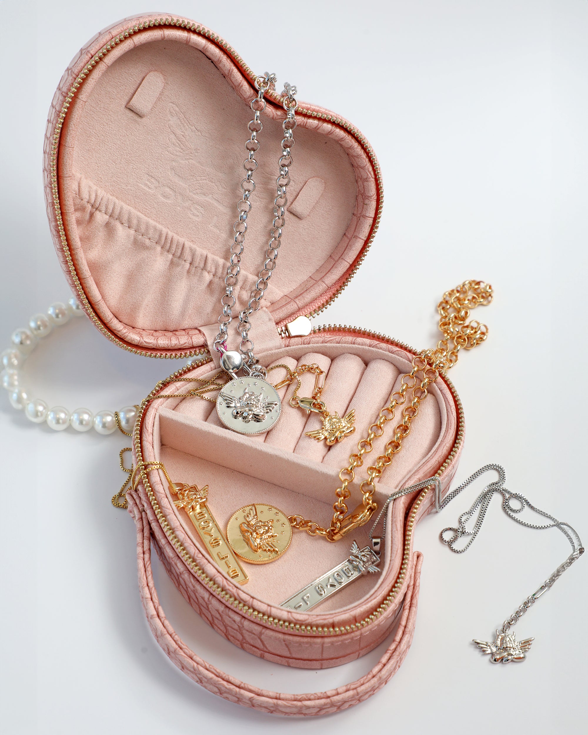 The Suzi Angel Necklace Gold